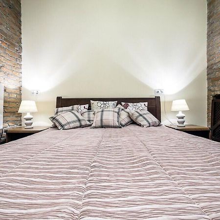 לבוב Austrian Apartment מראה חיצוני תמונה