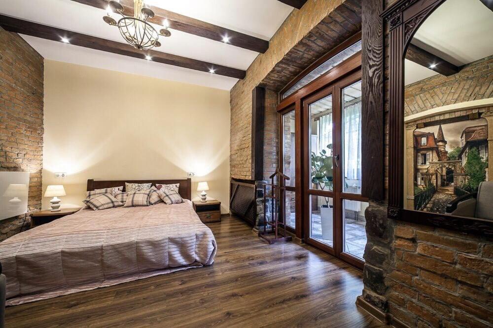 לבוב Austrian Apartment מראה חיצוני תמונה